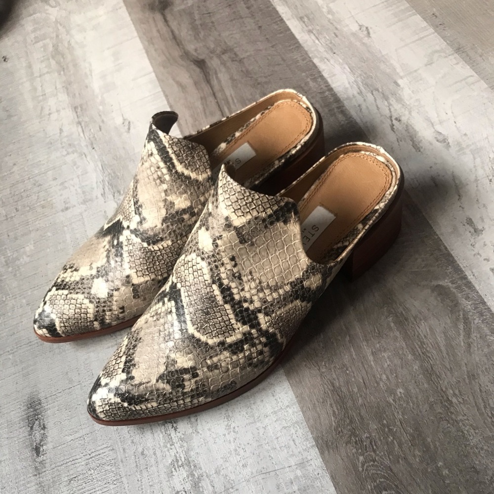 NEW STEVE MADDEN Snake Patterned Leather  Mules